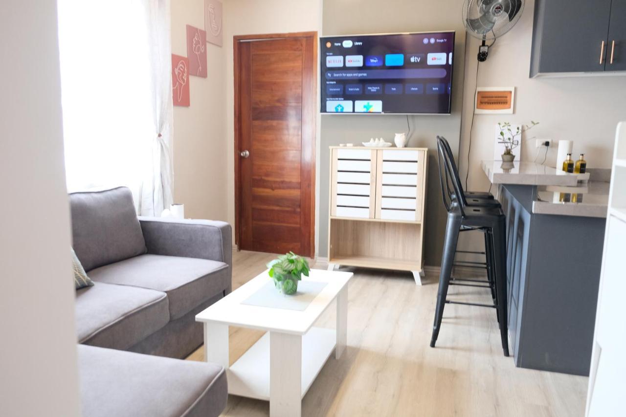 2-Bedroom Boutique City Condo - Newly Renovated! Cebu ภายนอก รูปภาพ