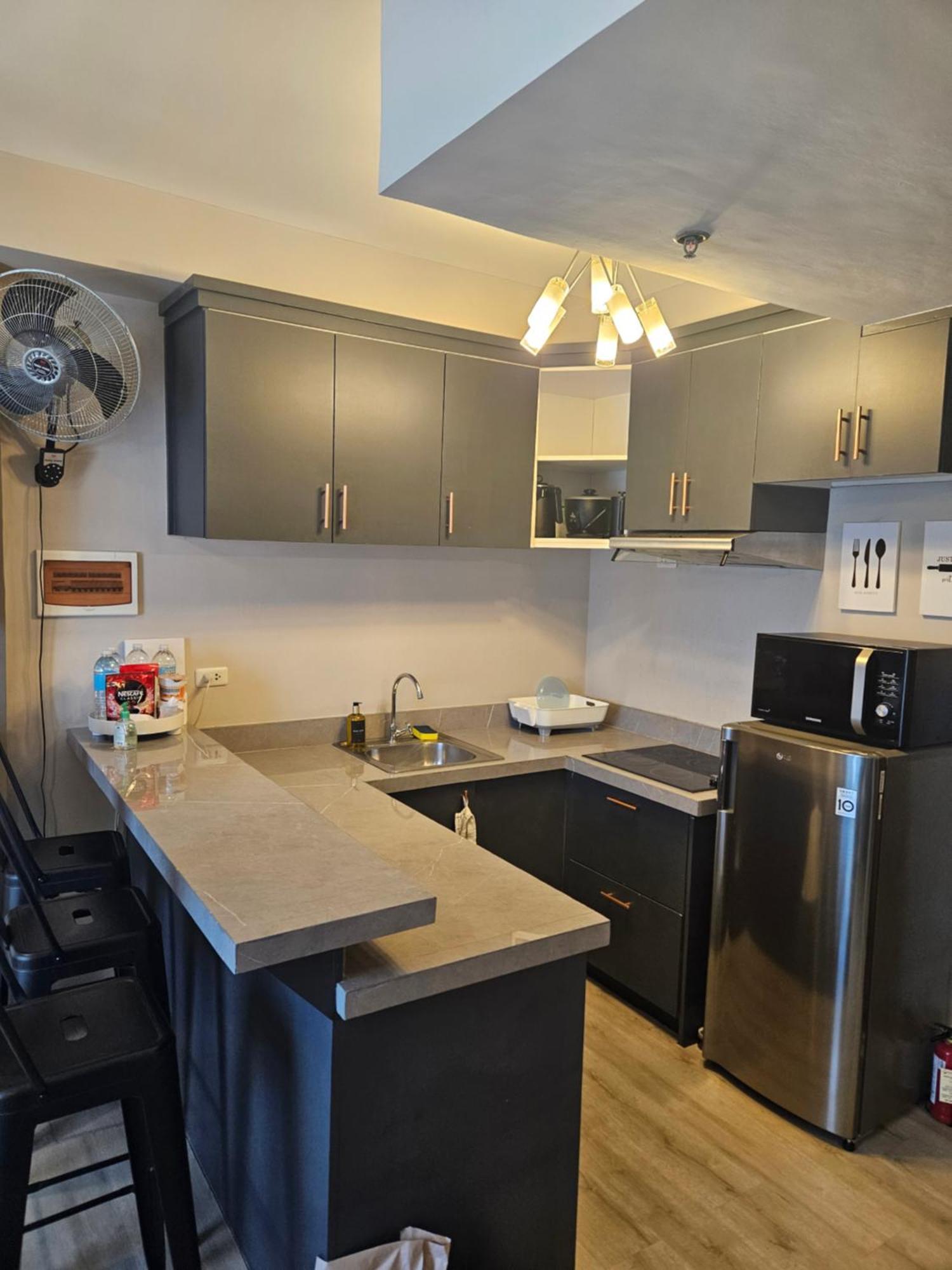 2-Bedroom Boutique City Condo - Newly Renovated! Cebu ภายนอก รูปภาพ