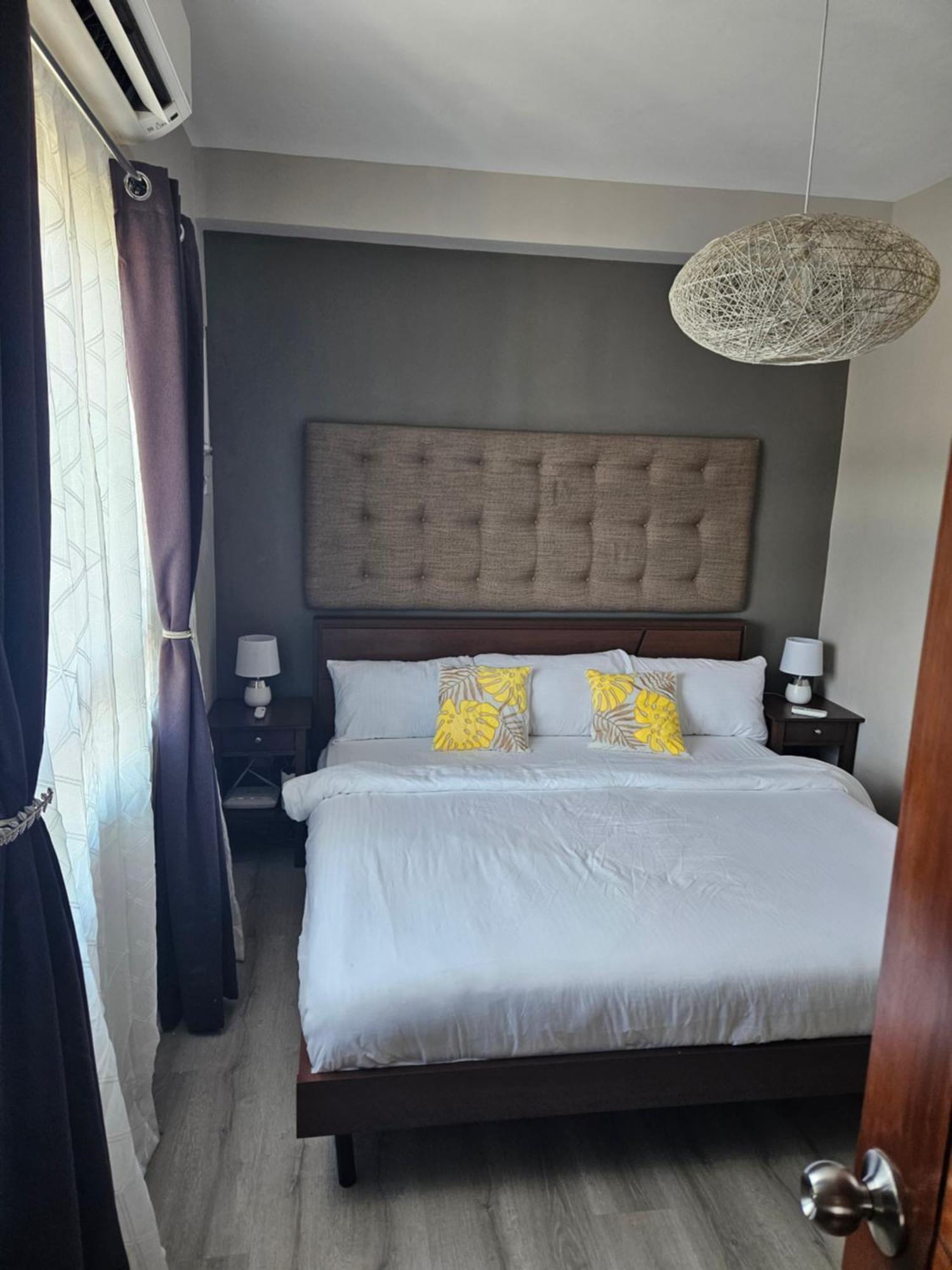 2-Bedroom Boutique City Condo - Newly Renovated! Cebu ภายนอก รูปภาพ